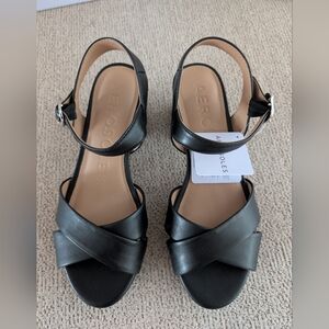 Aerosoles Women's Black Leather Ankle Strap Sandals